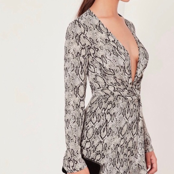 MISSGUIDED SNAKE PRINT WRAP DRESS - Picture 4 of 5